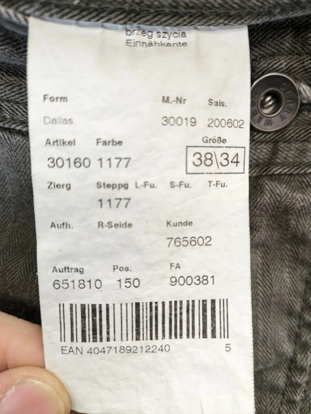 Gerry Weber grey straight jeans with herringbone pattern and classic 5-pocket design.