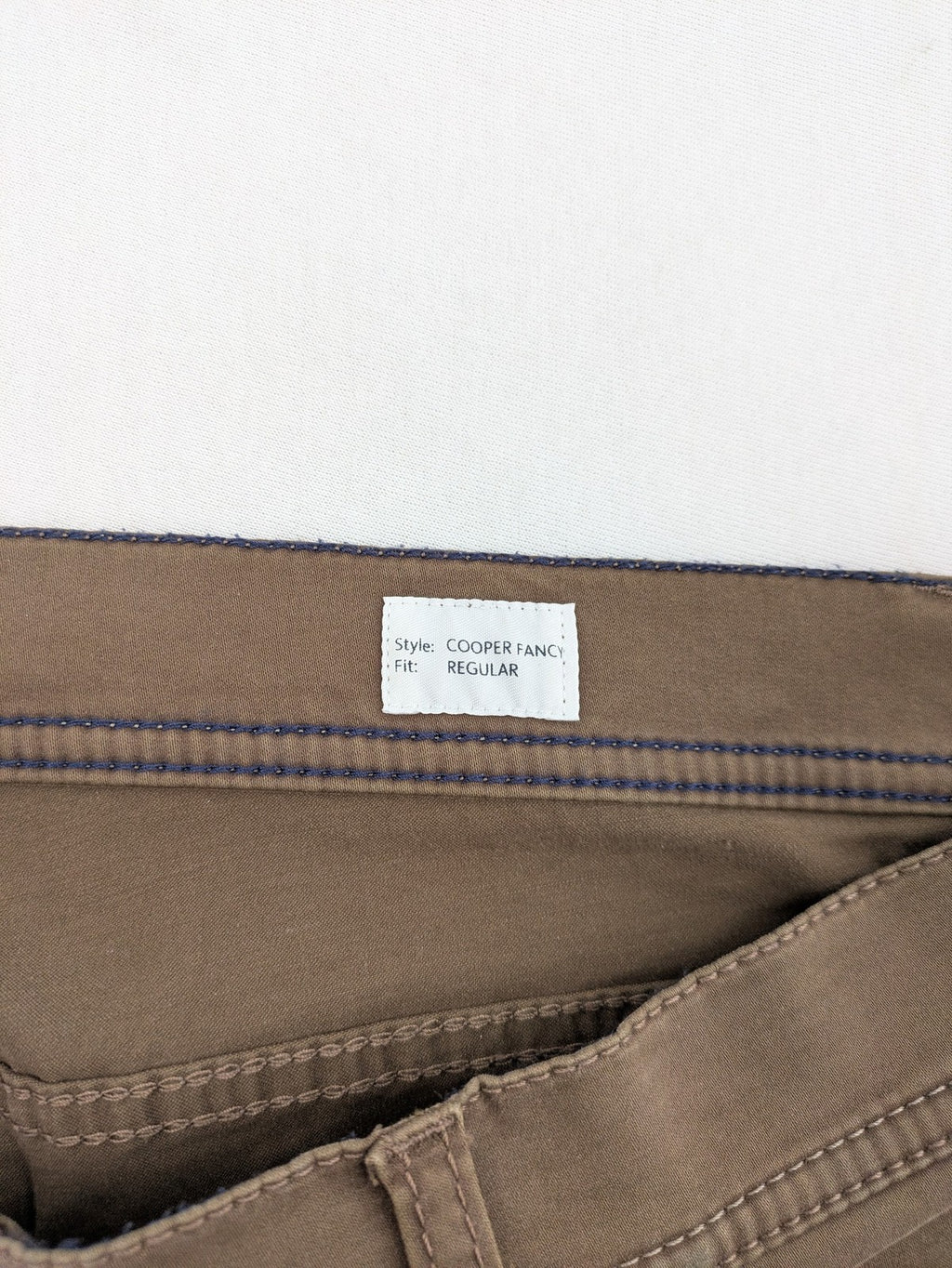 BRAX khaki chinos Cooper Fancy regular fit soft cotton blend with logo detail.