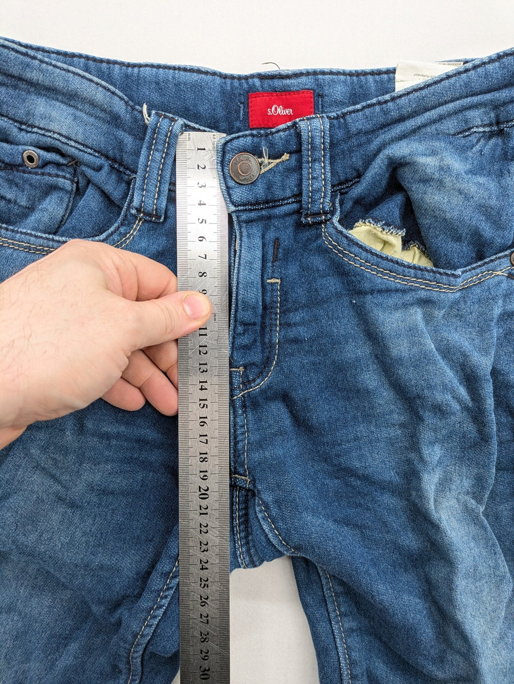 s.Oliver blue straight jeans slim fit with ripped knee details and 5-pocket style