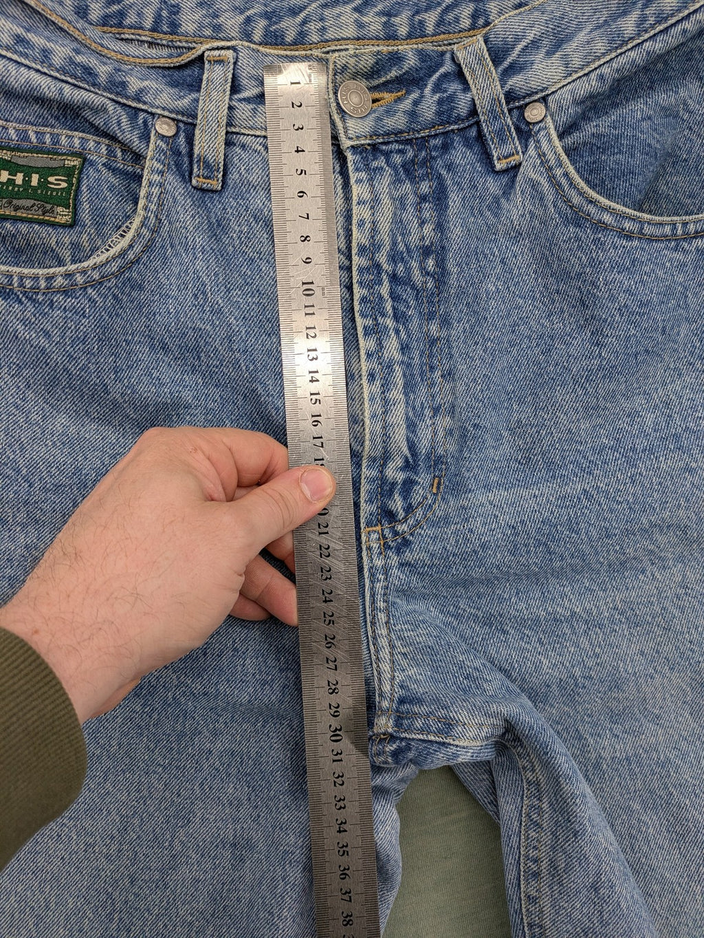 H.I.S blue mom jeans high waist vintage denim with classic 90s wash and straight cut.