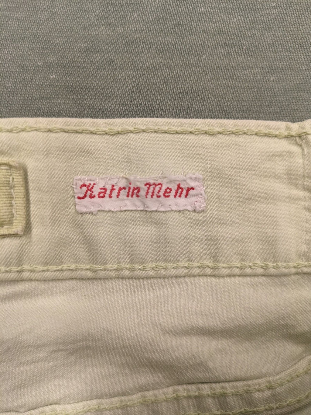 Zerres beige Capri pants soft cotton blend with zip pockets and Comfort-N logo.