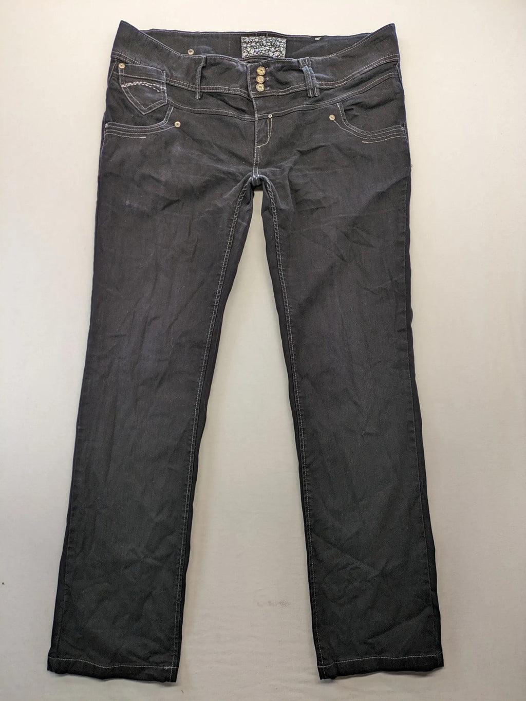 Okay grey straight jeans with contrast stitching and three-button closure, cotton stretch material.