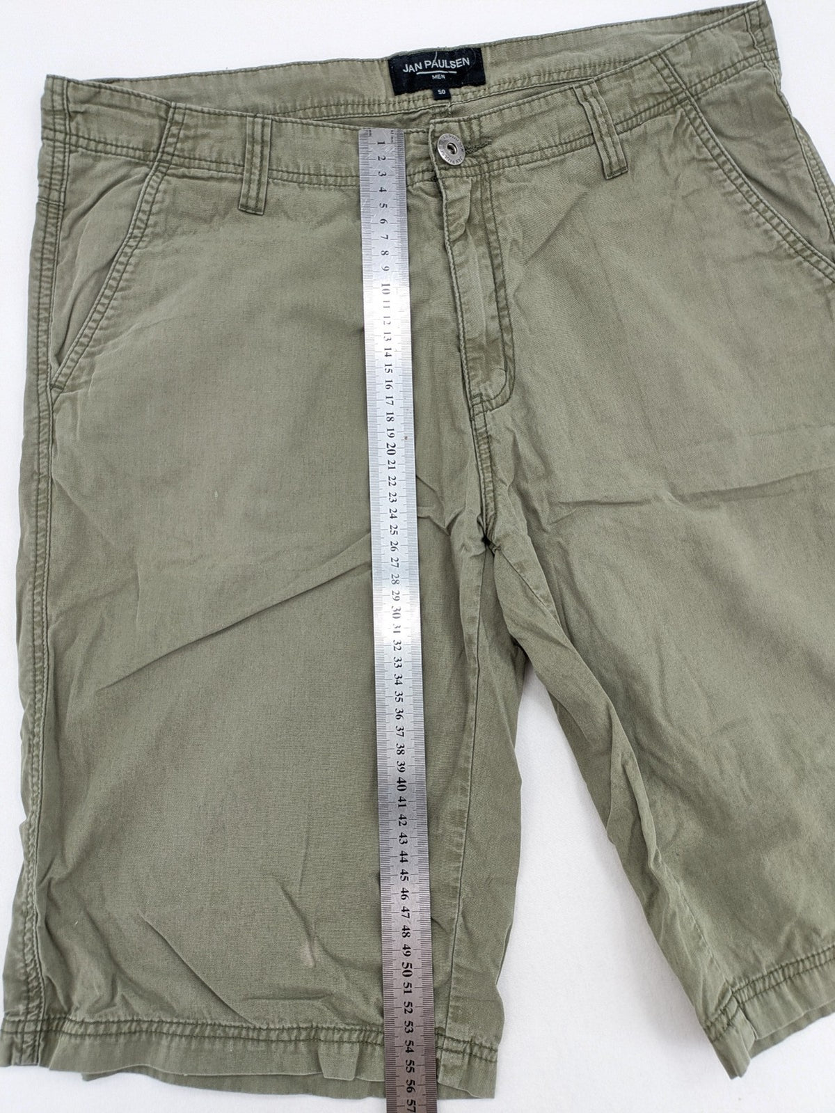 Jan Paulsen khaki chino shorts flat front cotton with classic design and breathable material.