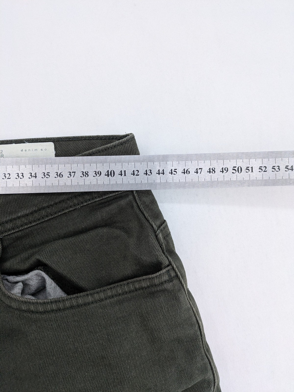 Denim & Co. green straight jeans 5-pocket design, cotton-stretch material.