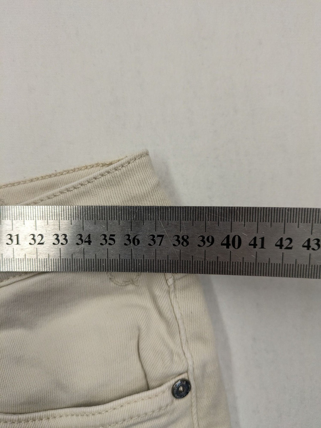 Circle Of Trust beige straight jeans with elastic waistband, drawstring, and classic 5-pocket design.