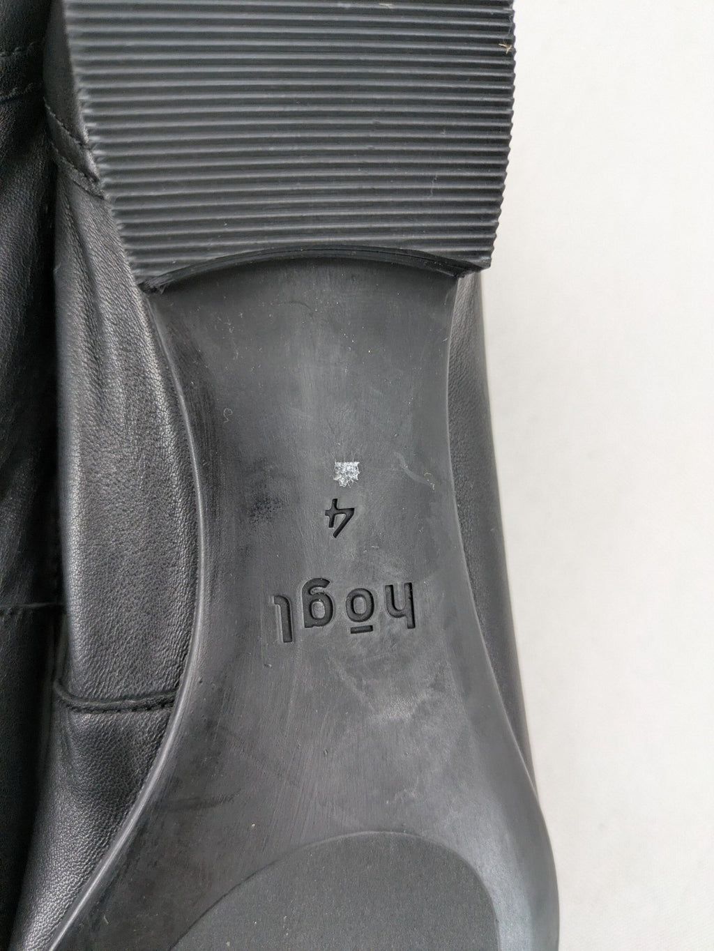 Högl black ballerinas smooth leather with decorative bow and rounded toe design.