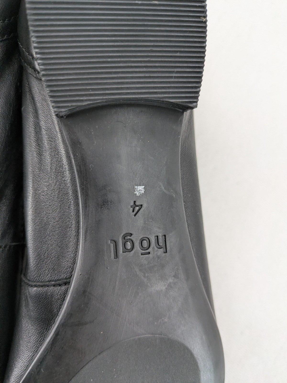 Högl black ballerinas smooth leather with decorative bow and rounded toe design.