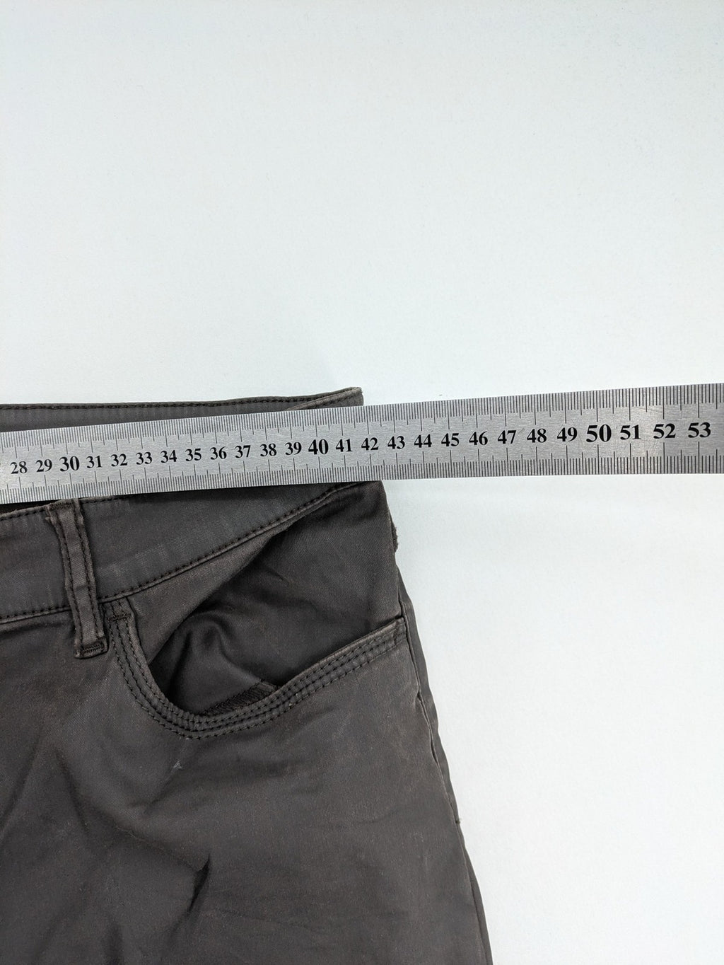 Zerres grey slim fit chino pants with ankle zippers and classic 5-pocket design.