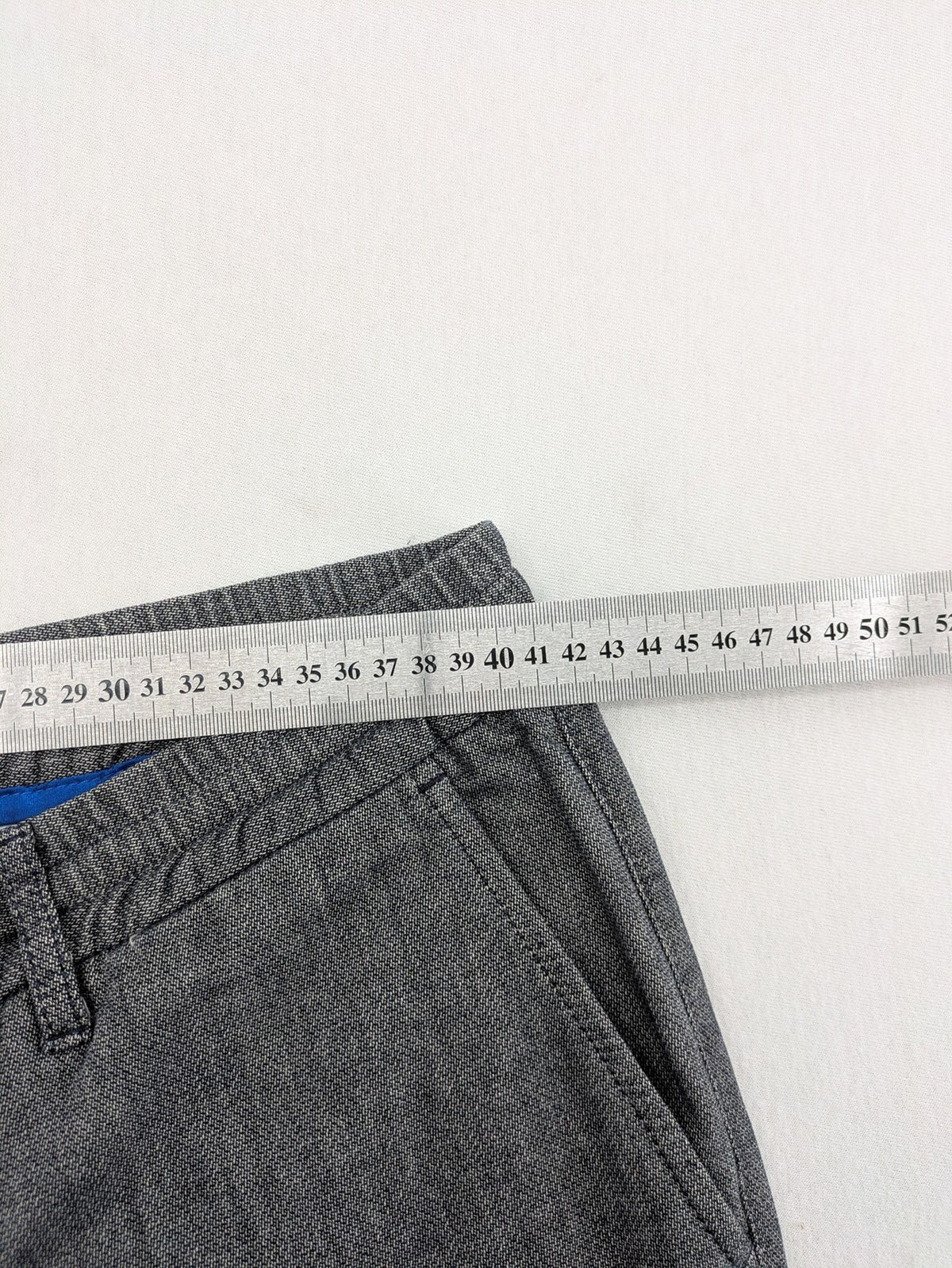 ALBERTO grey tapered fit chinos with elastic drawstring and two-tone wool texture.