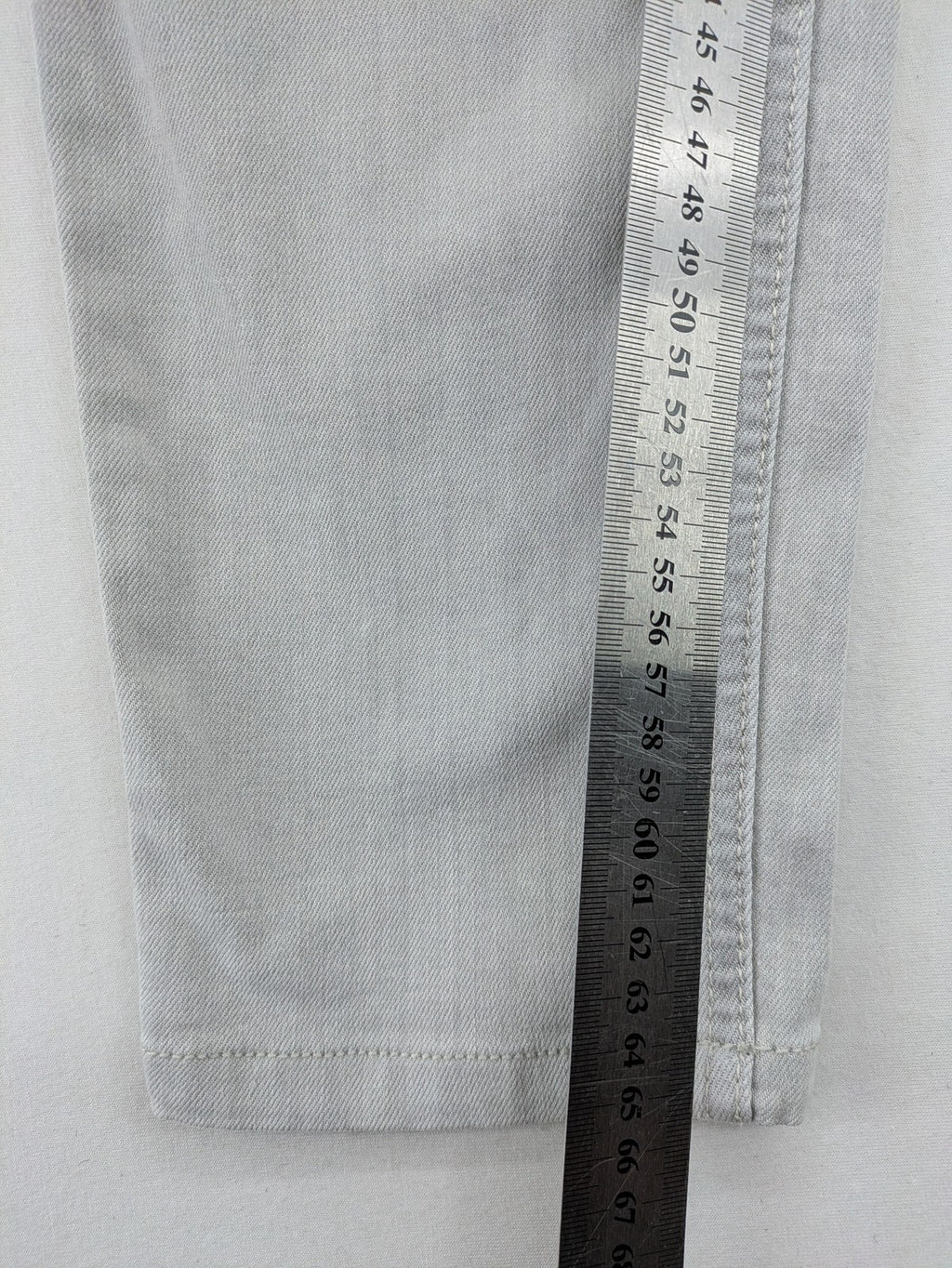 Laura Torelli grey straight jeans with classic 5-pocket design and slim fit silhouette.