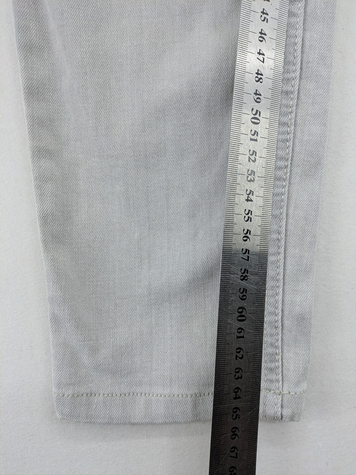 Laura Torelli grey straight jeans with classic 5-pocket design and slim fit silhouette.