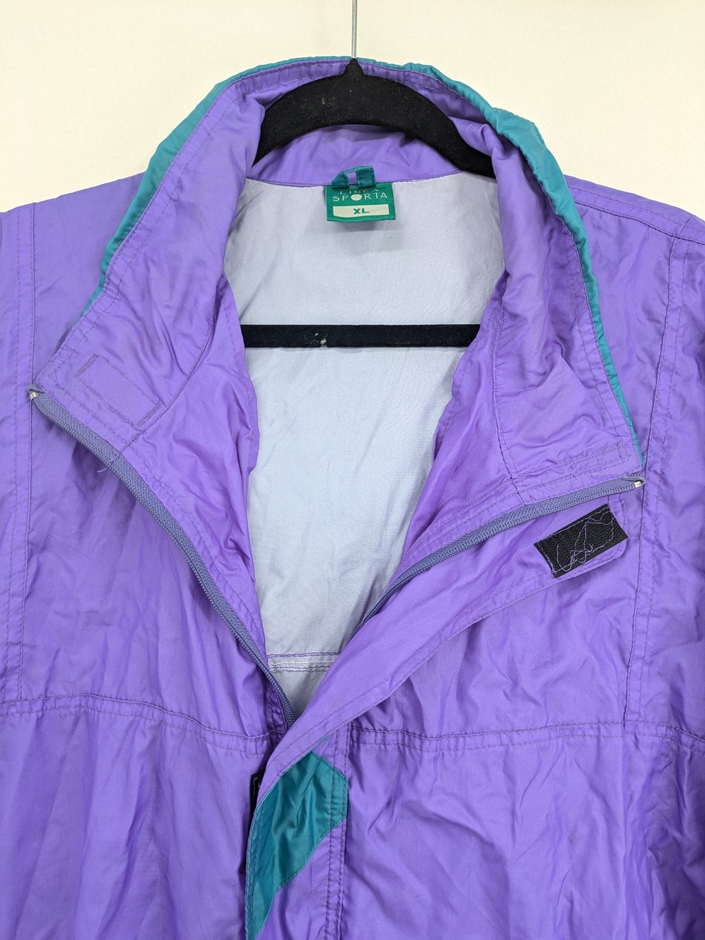 Linea blue and green vintage windbreaker jacket, 90s colorblock design, 100% polyamide.