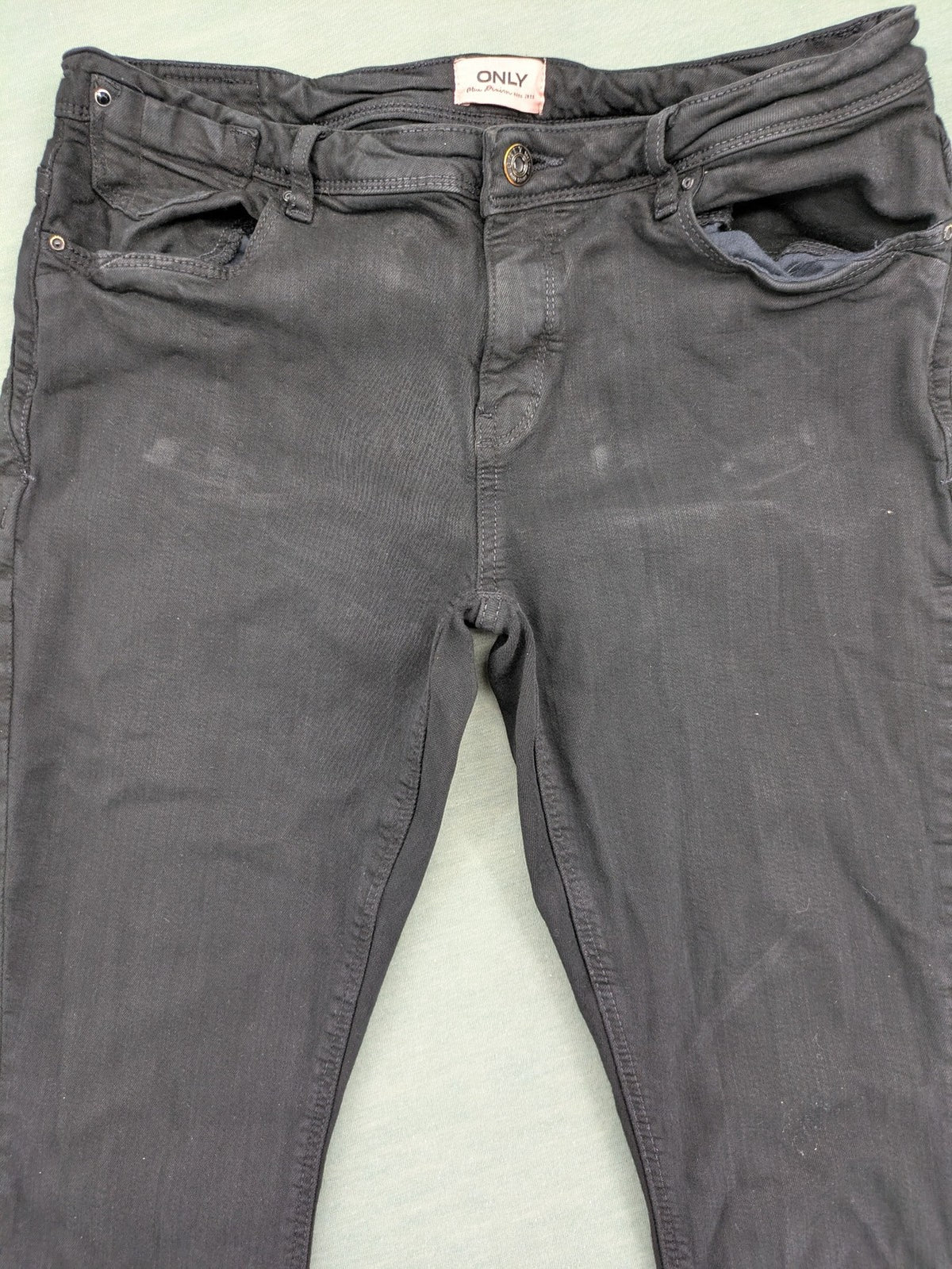 ONLY skinny fit jeans blue washed denim classic 5-pocket design with zipper and button closure.