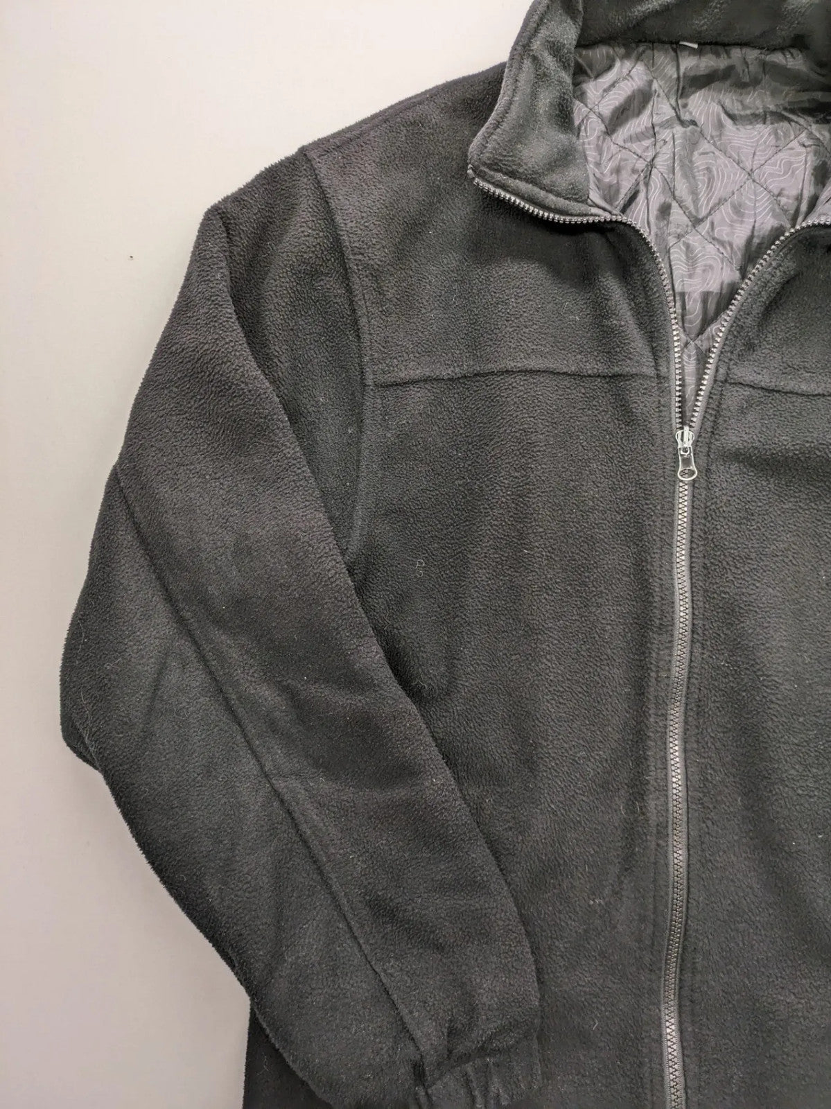 New Feeling black outdoor jacket XXL, fleece material, zip closure, side pockets, waterproof.