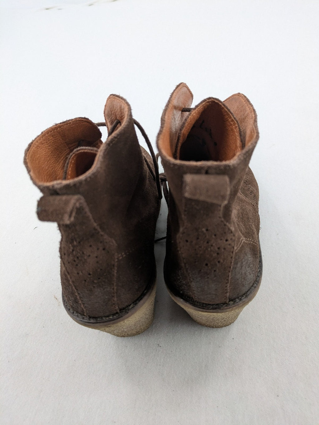 Marc O'Polo brown suede ankle boots with wedge heel and classic lacing.