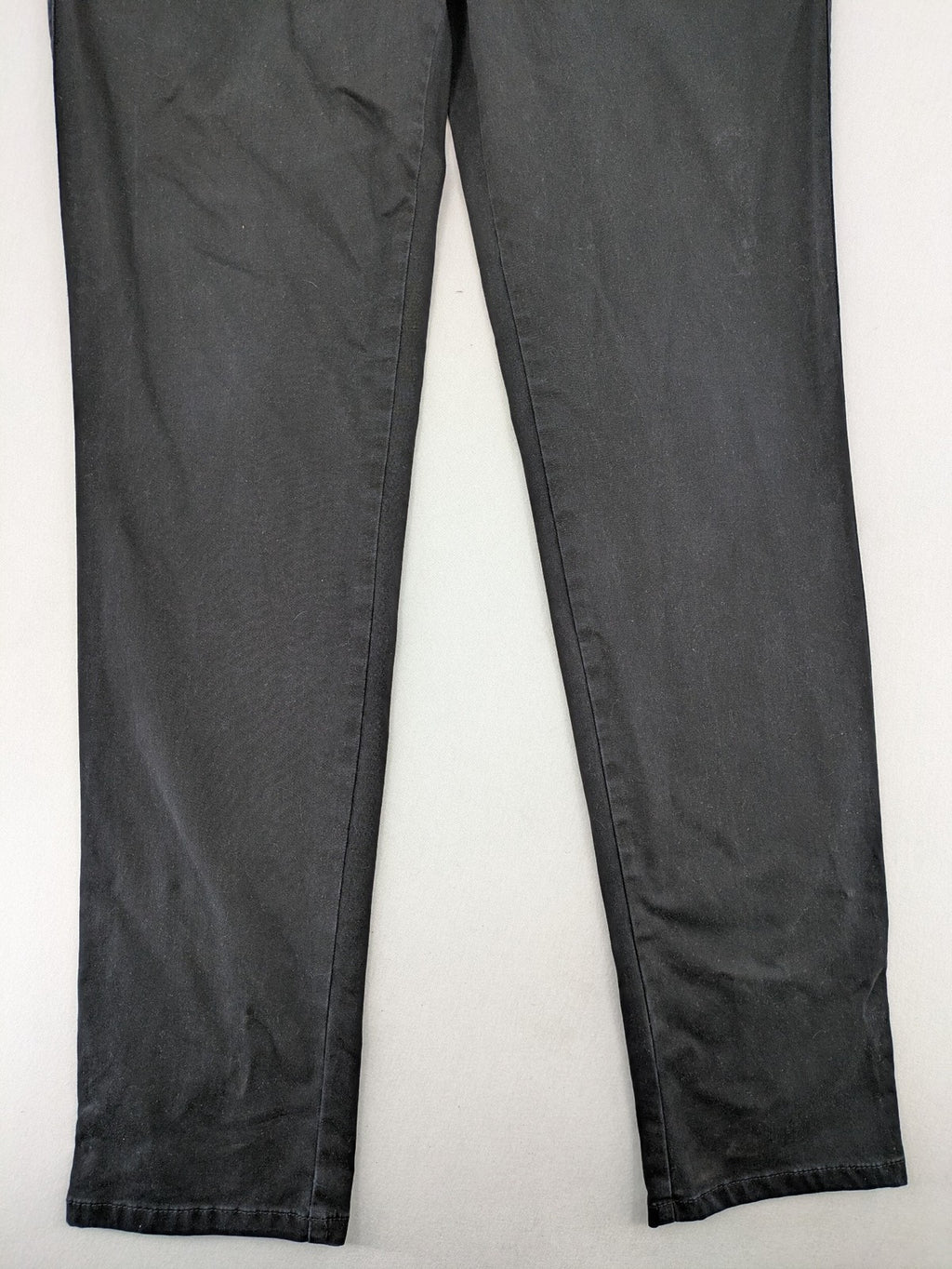 MMX grey chino pants with colorful inner waistband and premium bio-cotton blend.