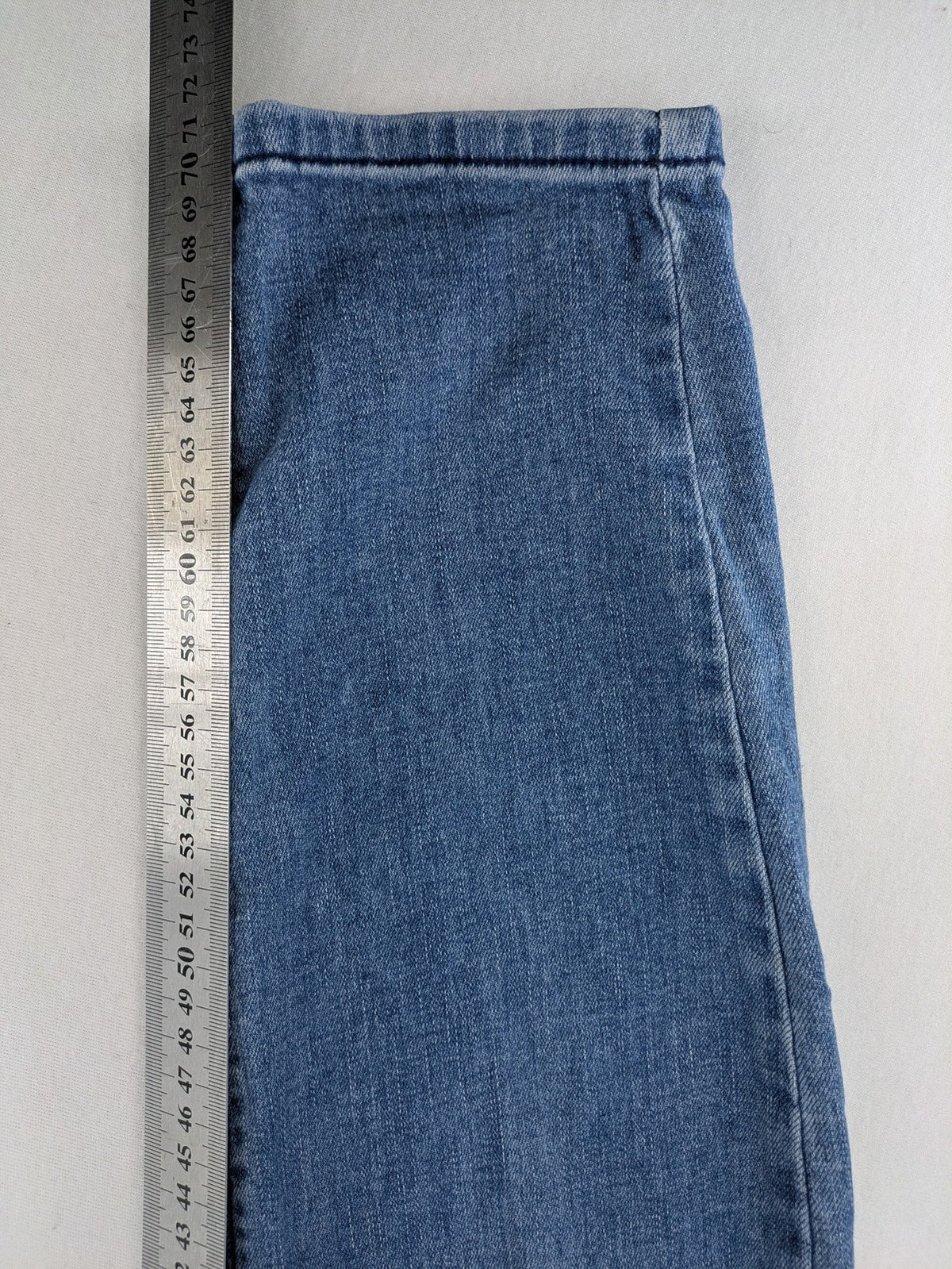 Comma blue skinny fit jeans with classic 5-pocket design and stretch denim material.
