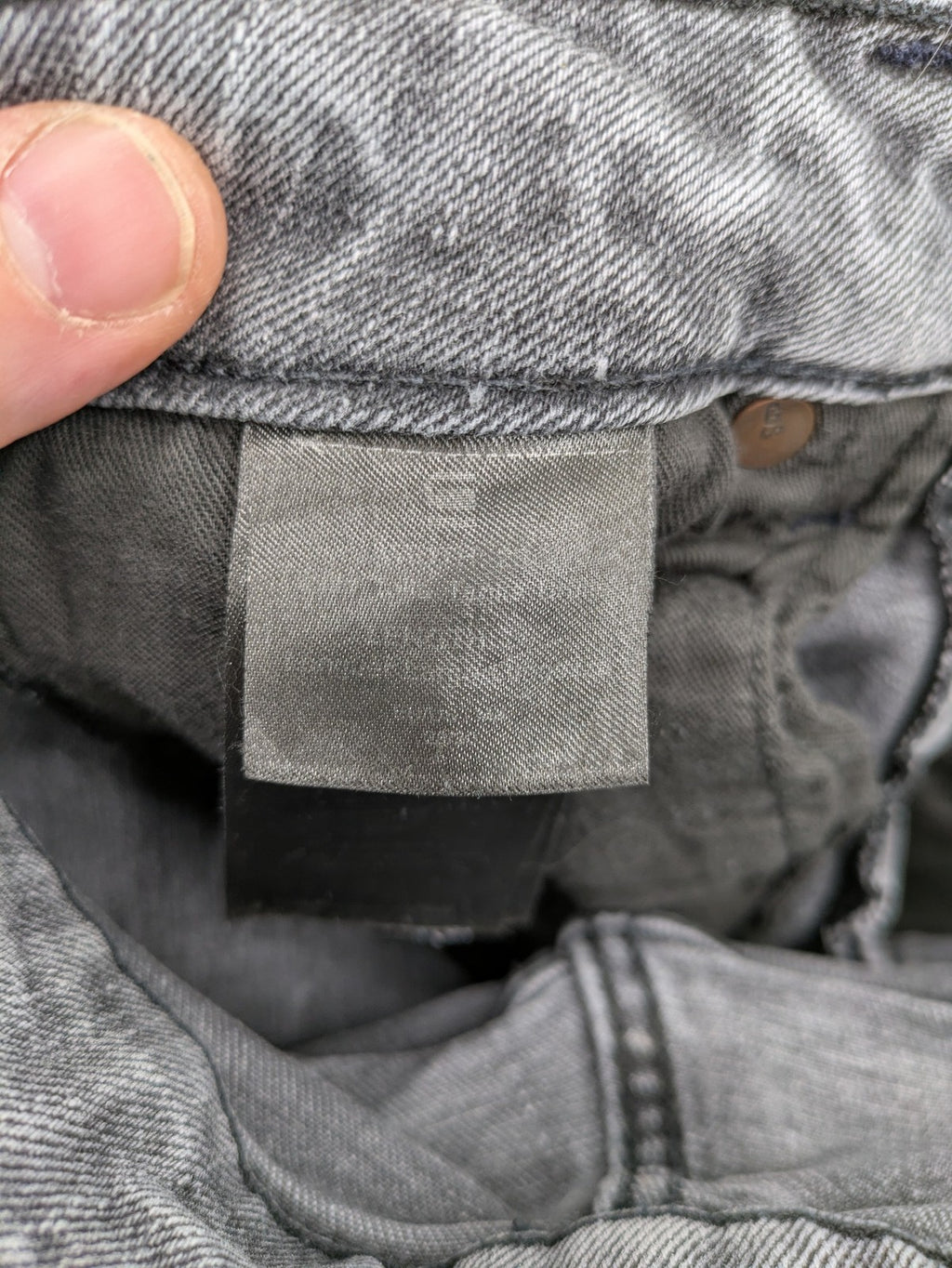 G-Star Raw grey straight jeans with classic 5-pocket design and logo patch.