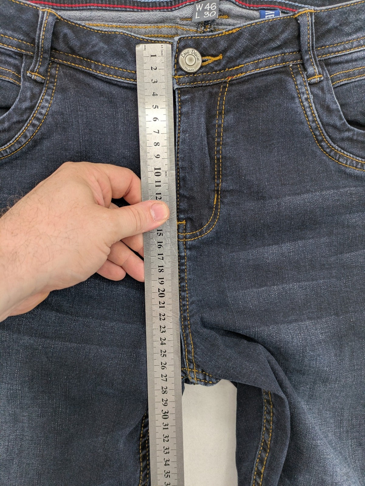 Multiblu blue straight jeans medium waist used look 5-pocket design with button and zipper.