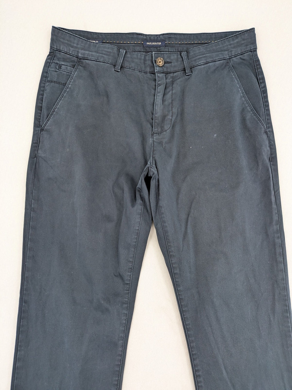 Paul Hunter navy chino pants Oscar model, regular fit, lightweight stretch material.
