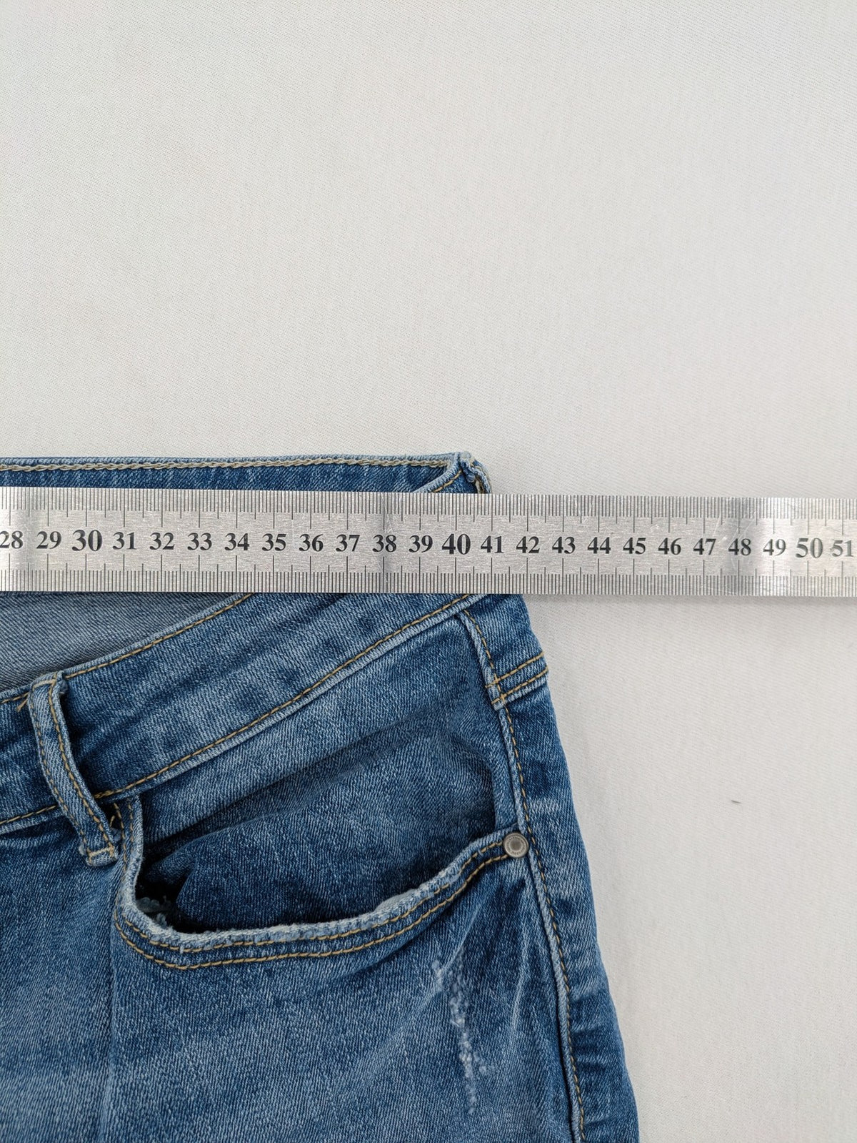 Yessica blue straight jeans distressed details button fly cropped style
