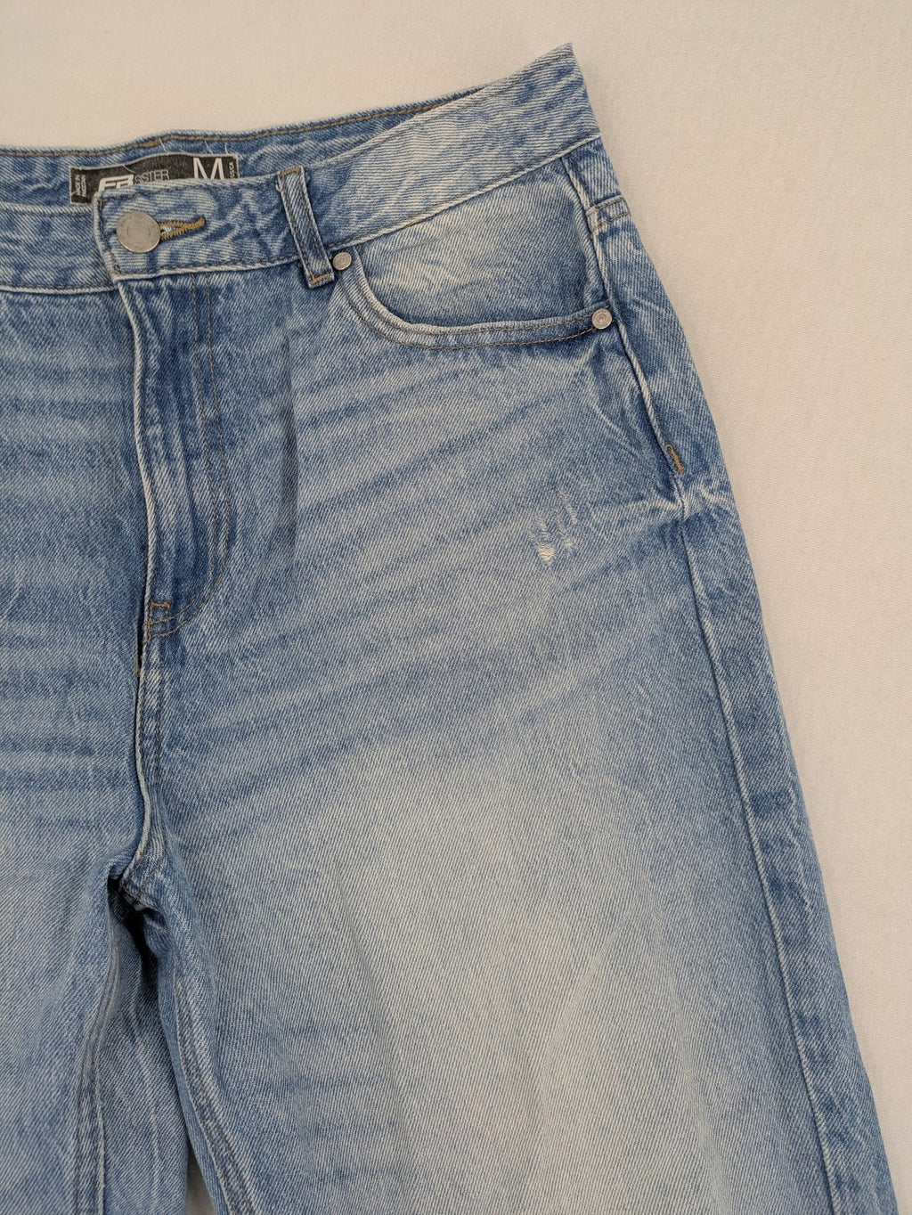 FB Sister blue mom jeans high waist distressed look with classic 5-pocket design.