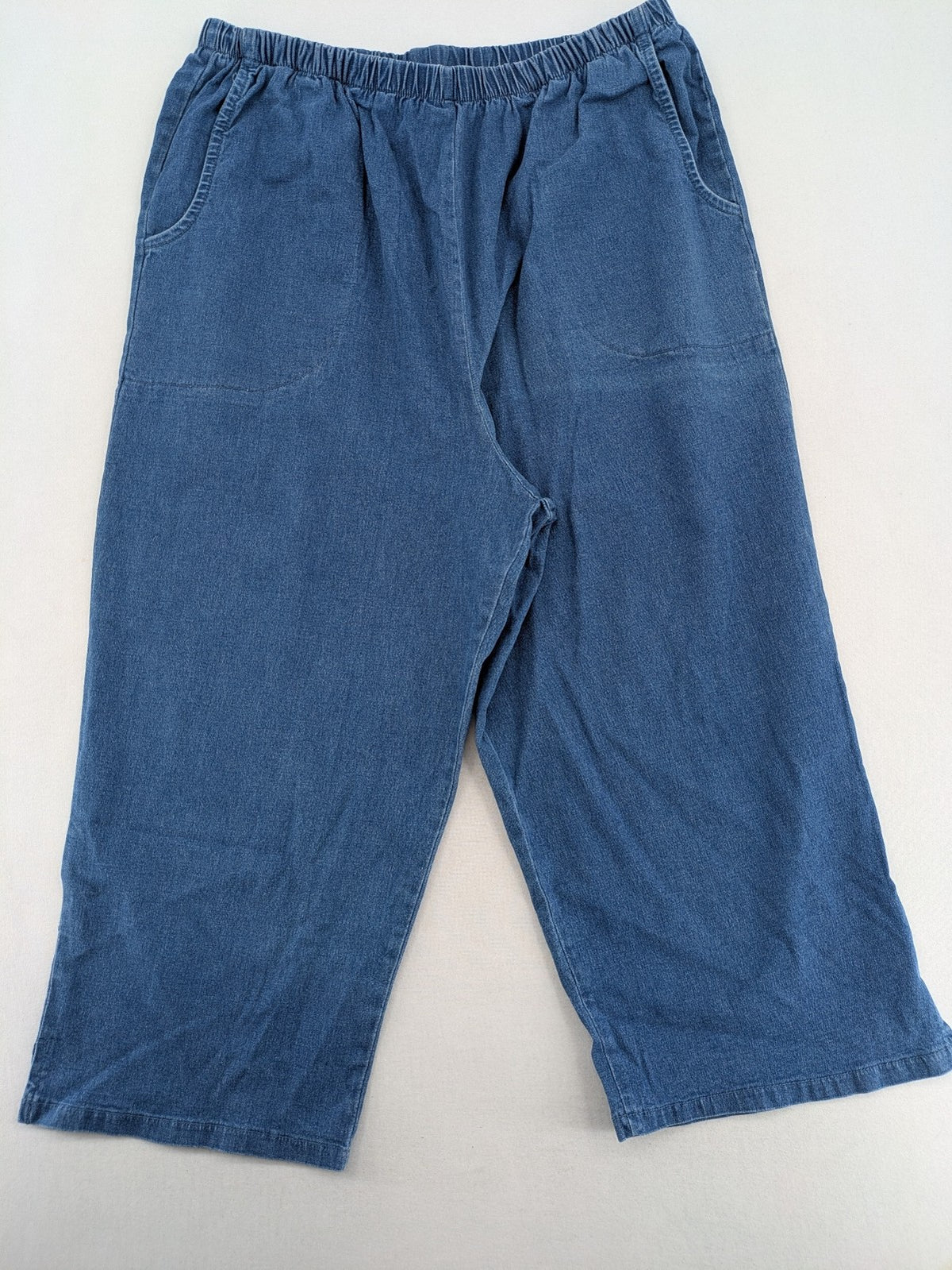 Denim & Co. blue capri pants with elastic waistband and side pockets, cotton blend.
