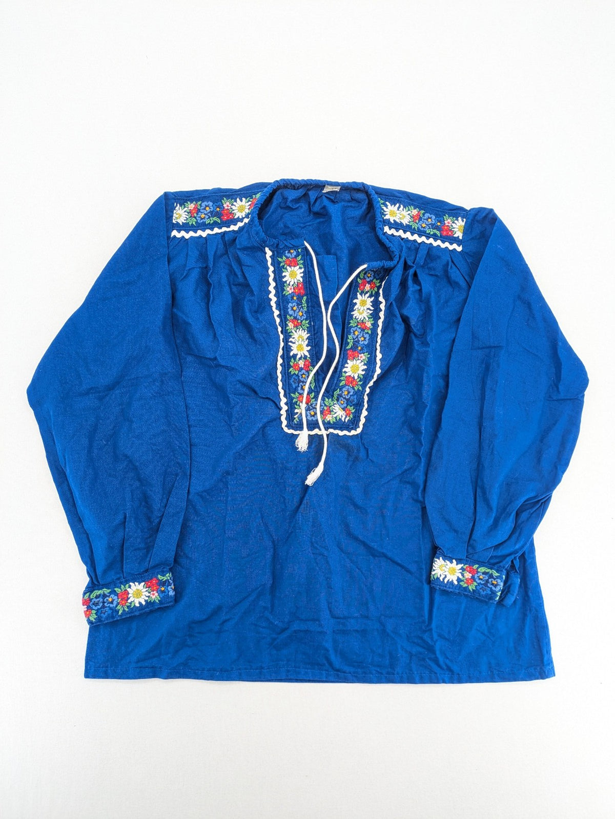 Damen multi dirndl blouse blue with floral and edelweiss embroidery, 100% cotton.