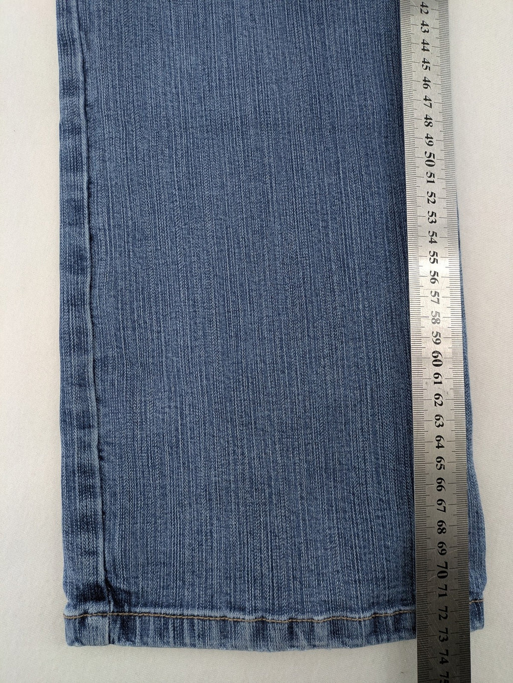 Vunic blue bootcut jeans medium wash five-pocket style with zipper and button closure