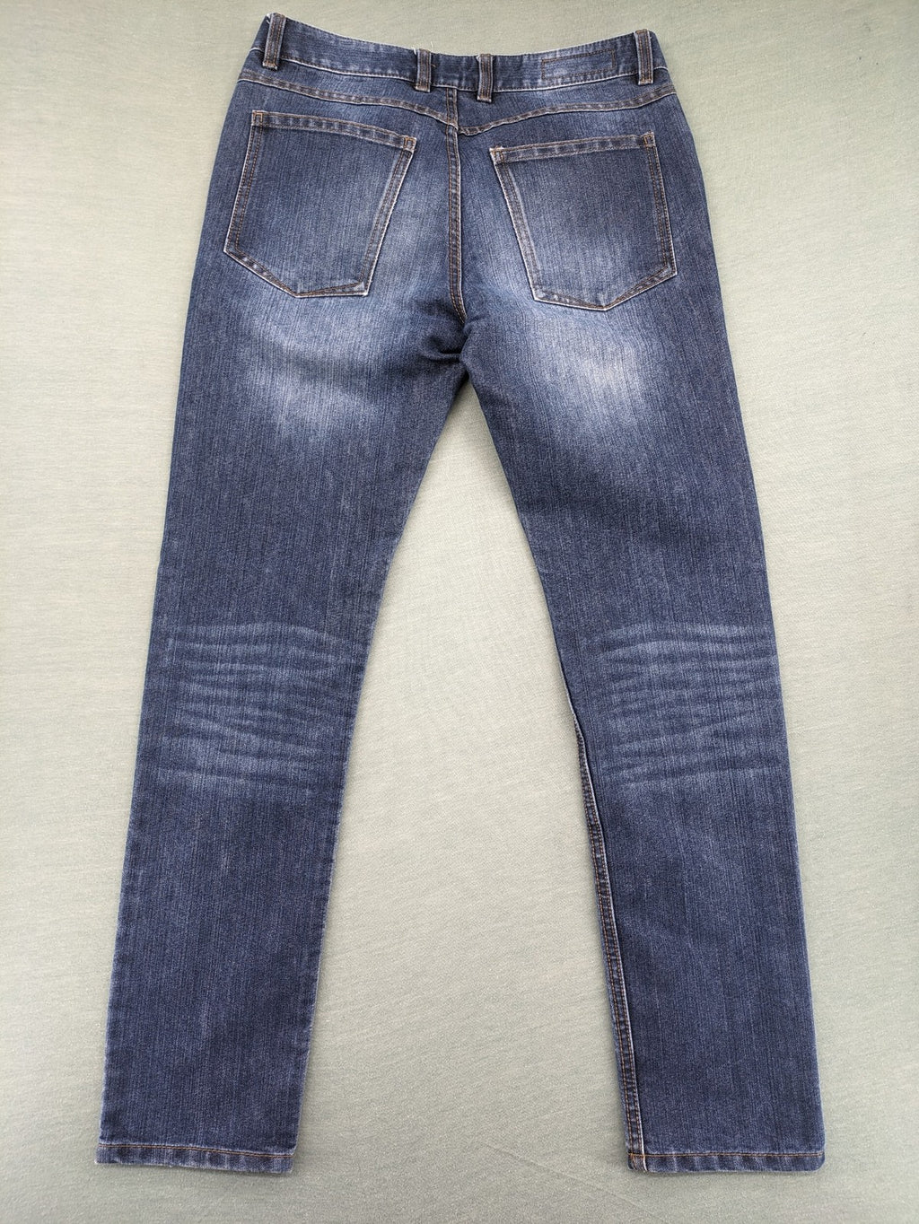Charles Vögele blue straight jeans with classic 5-pocket style and regular waist.