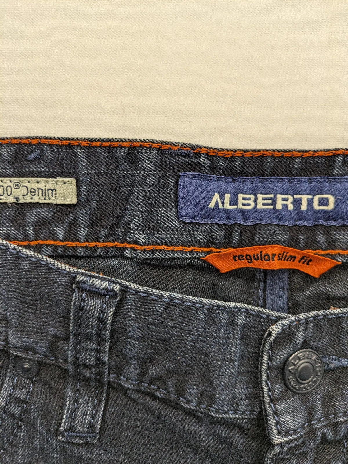 ALBERTO straight jeans dark blue five-pocket style with zipper, made from stretch denim.