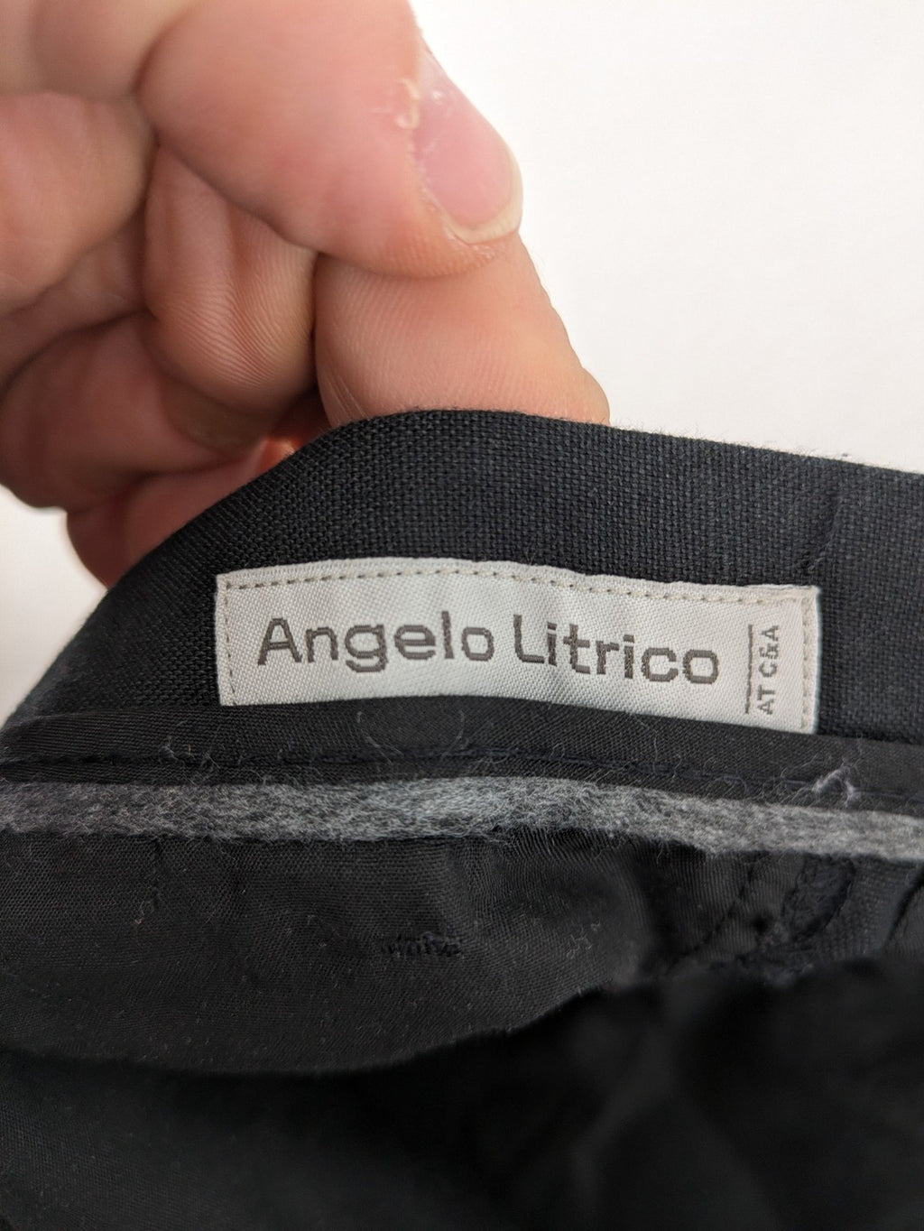 Angelo Litrico black trousers, classic straight cut, breathable linen-cotton blend.