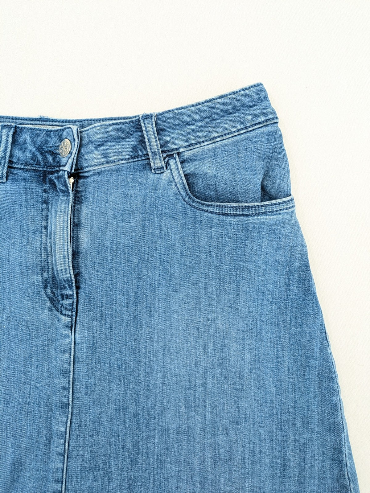 Tchibo blue knee-length skirt A-line silhouette with classic denim wash and cotton blend material.