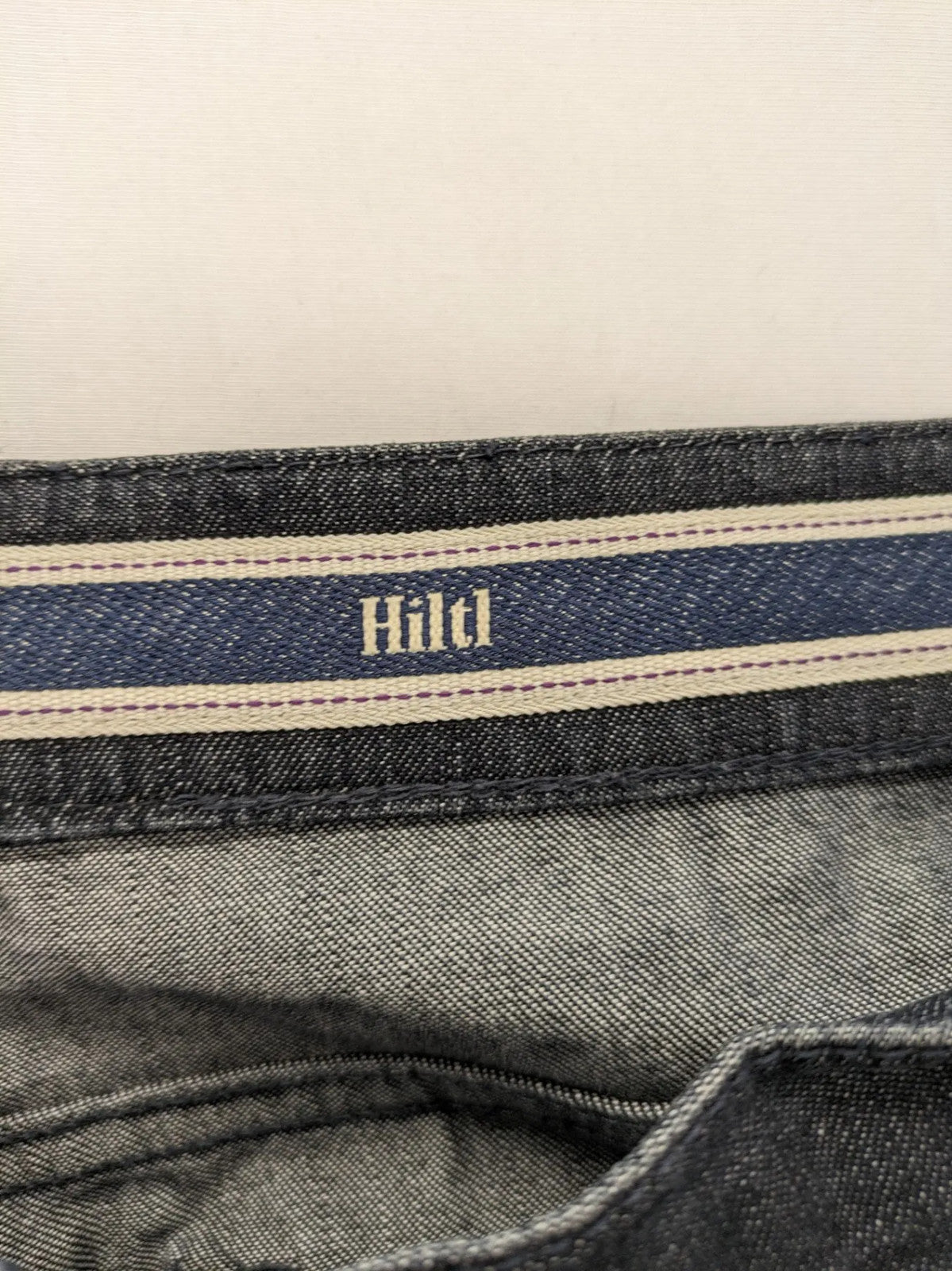 Hiltl grey straight jeans classic 5-pocket design with zipper, premium denim material.