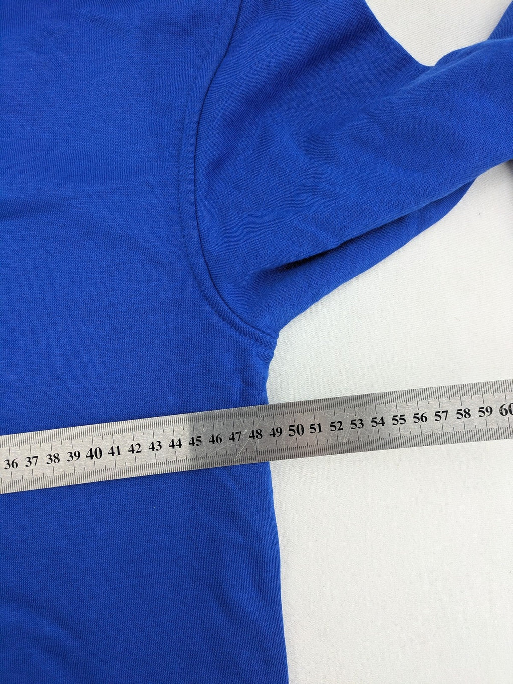 AFD blue hoodie with "AfD Allgemeine Freie Denker" print, kangaroo pocket, drawstring hood.