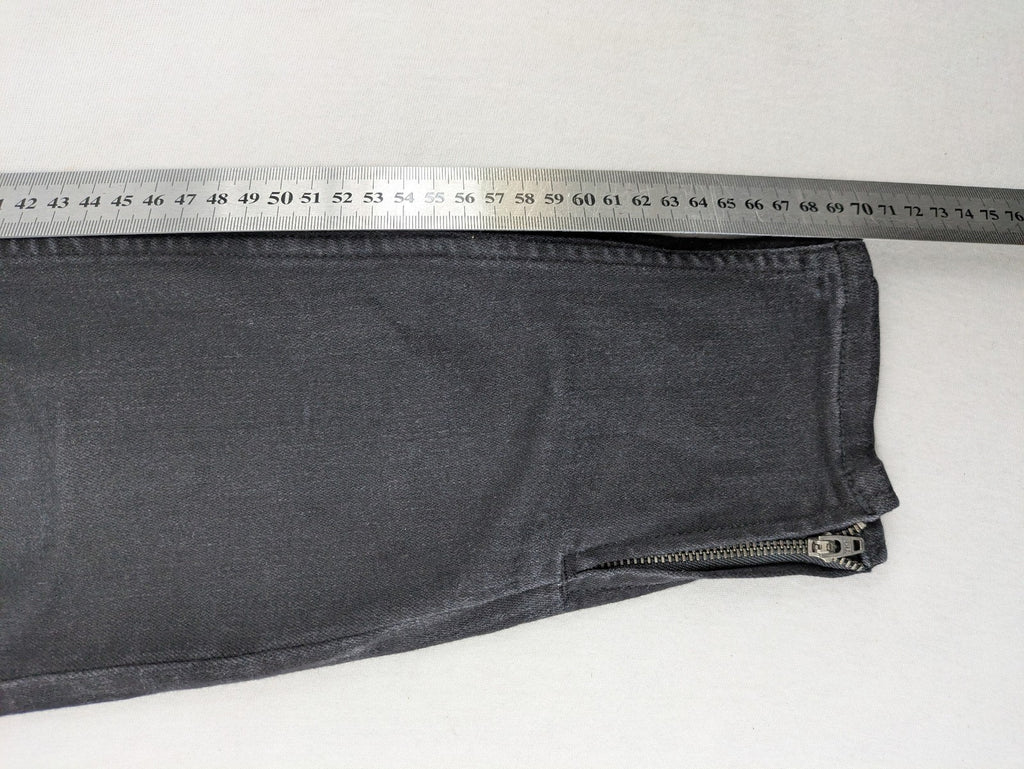ONLY black skinny ankle jeans with zipper details and classic 5-pocket design.