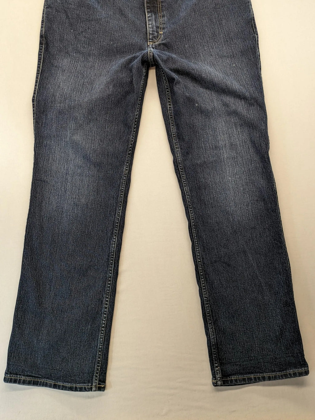 Mustang straight jeans blue dark wash, robust True Denim, classic fit, zipper closure.