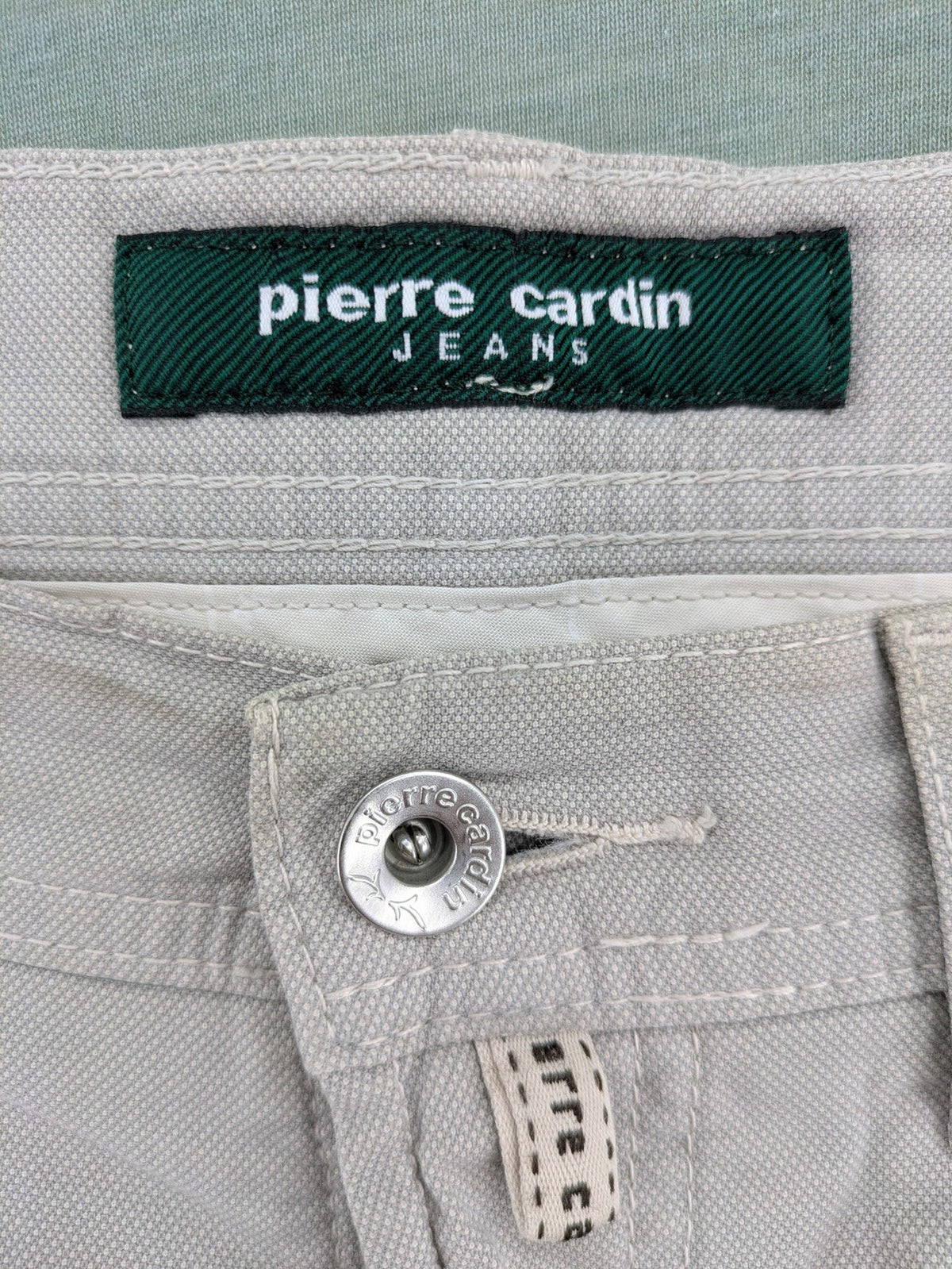 Pierre Cardin grey straight jeans W33 L34 cotton stretch with subtle logo detail.