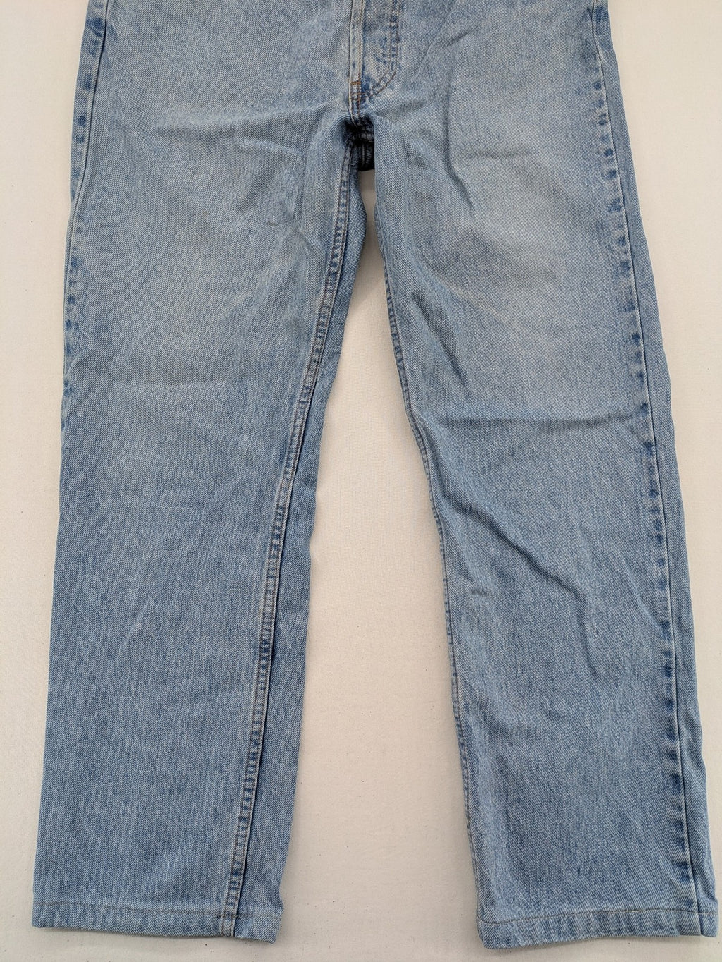 Carrera straight jeans light blue vintage stonewash, button fly, 5-pocket design, logo patch.