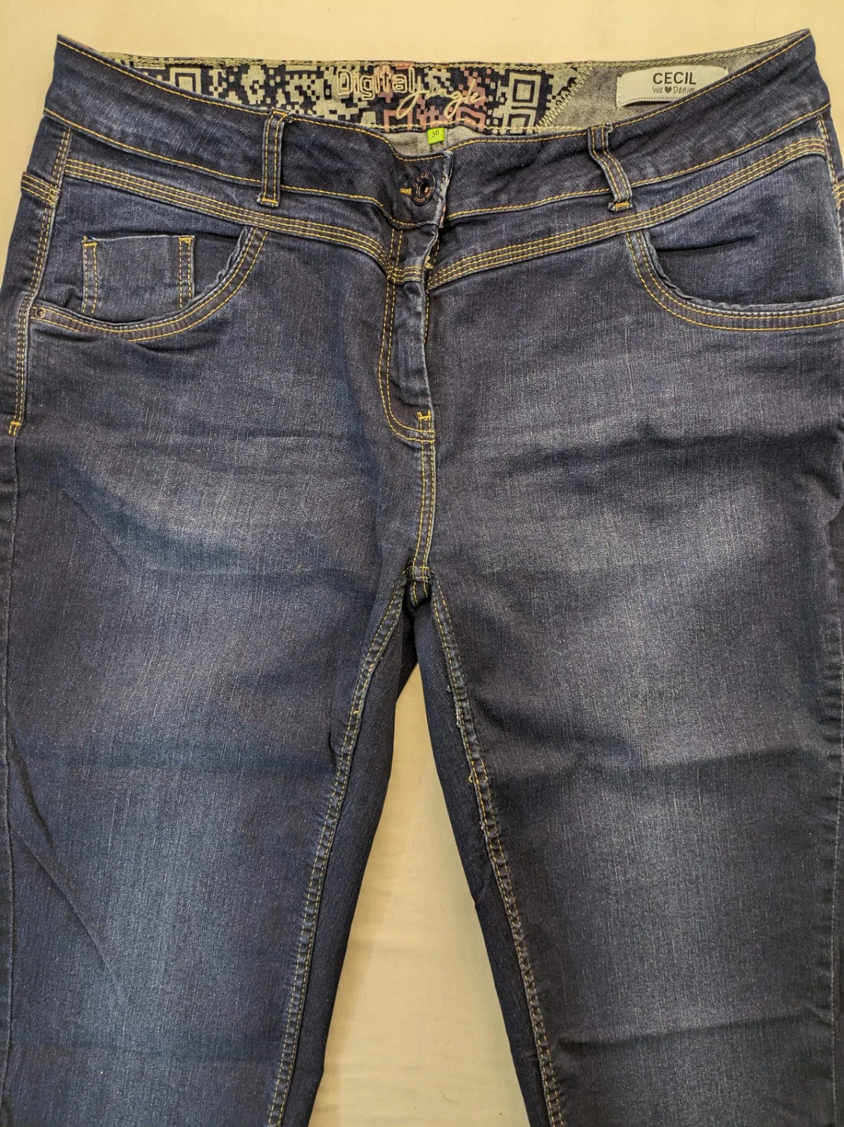 Cecil blue straight jeans with decorative inner waistband pattern and classic 5-pocket design.