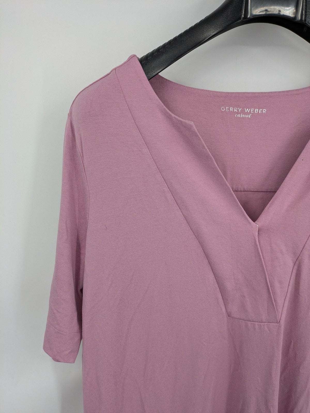 Gerry Weber pink T-shirt dress with V-neck and side pockets in soft viscose blend.