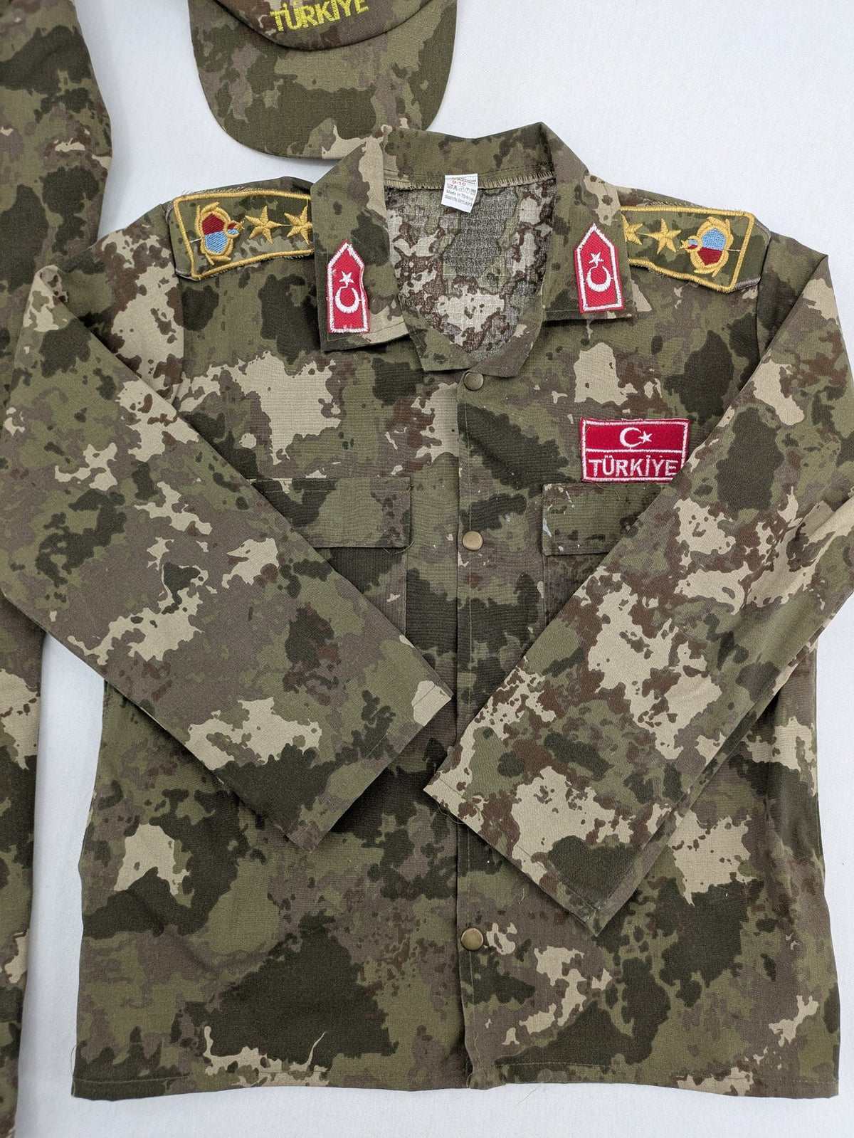 Kinder Soldaten Kostüm multi Tarnmuster mit "Türkiye" und "Komando" Patches, 3-teiliges Set.