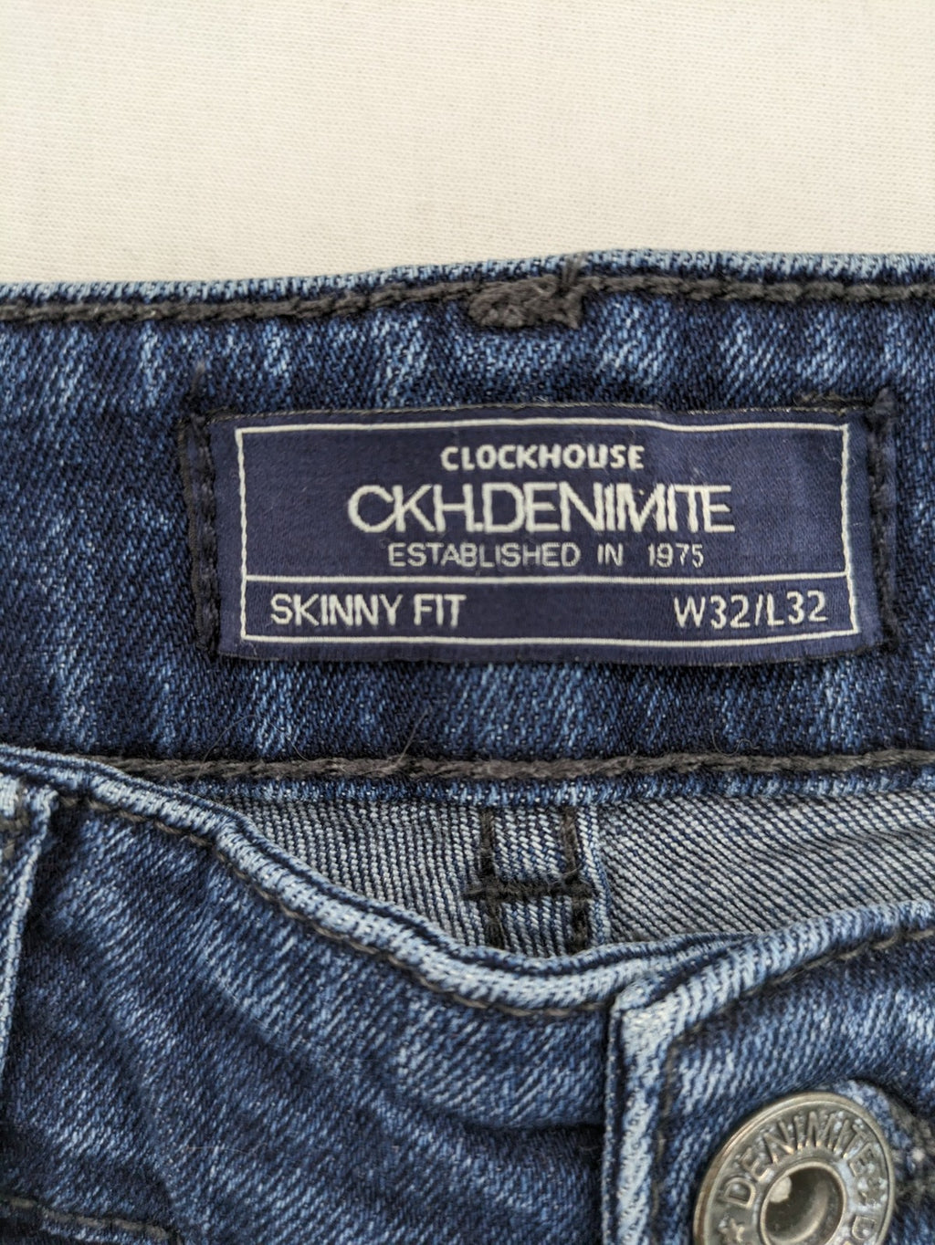 Clockhouse blue skinny fit jeans with stretch material and subtle logo detail.