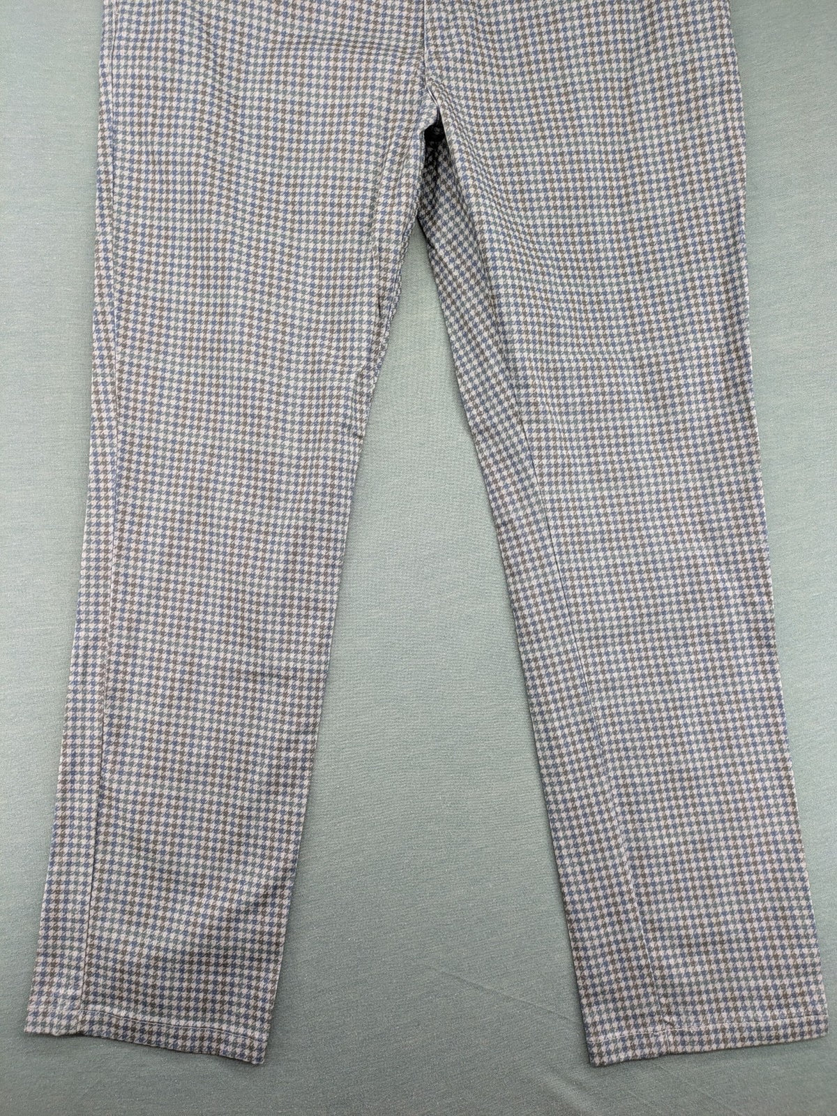 State of Art pink pants houndstooth pattern modern fit with zipper and button closure.