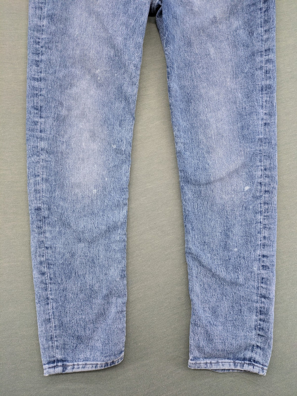 H&M blue straight jeans relaxed fit with adjustable elastic waistband and drawstring.