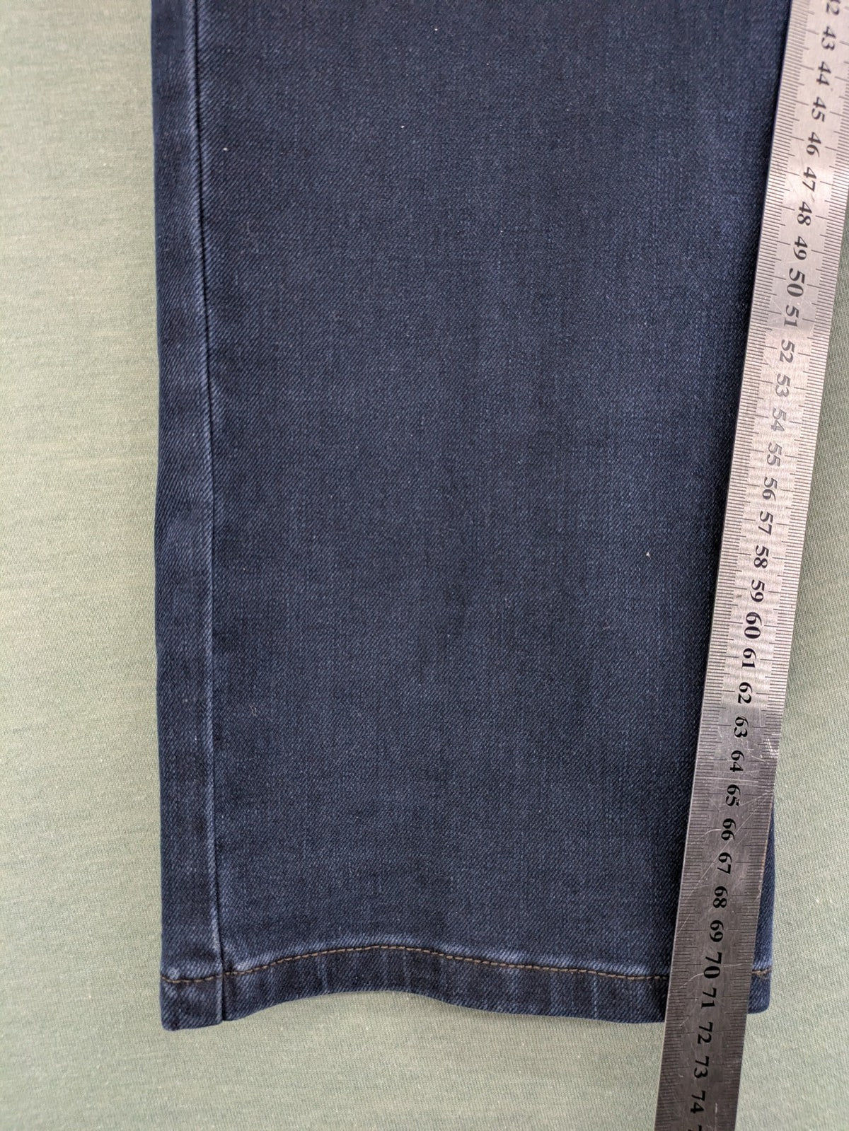 Club of Comfort pink straight jeans 5-pocket design with stretch cotton material.