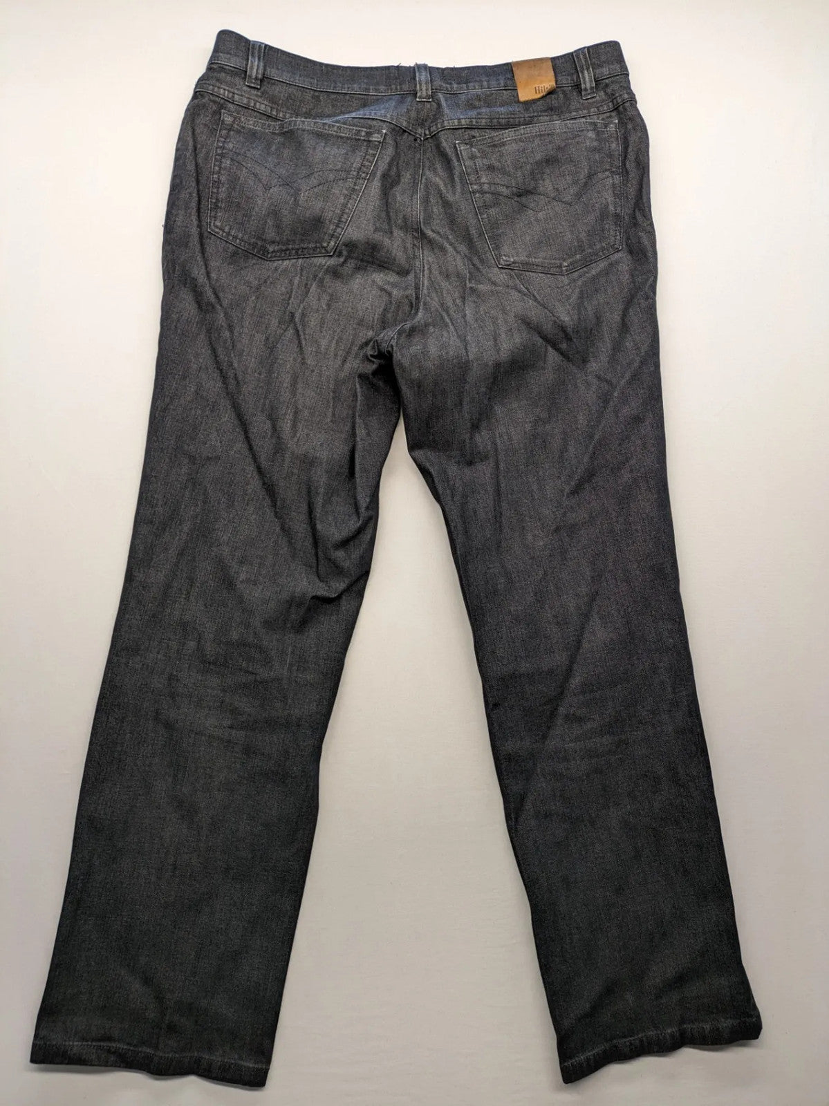 Hiltl grey straight jeans classic 5-pocket design with zipper, premium denim material.