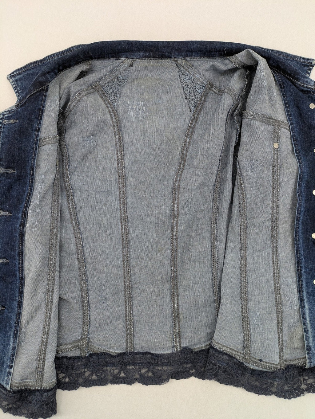 TREDY blue denim jacket with sequins, lace trim, and fitted design.