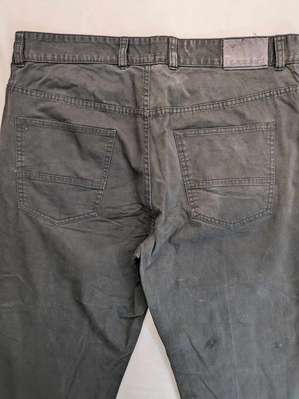C.Comberti grey straight jeans 5-pocket design made of stretch cotton.