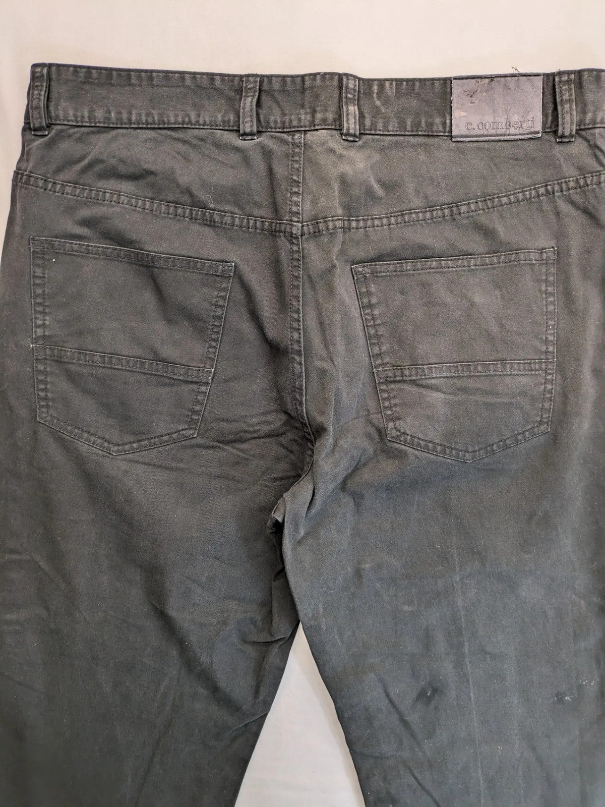C.Comberti grey straight jeans 5-pocket design made of stretch cotton.